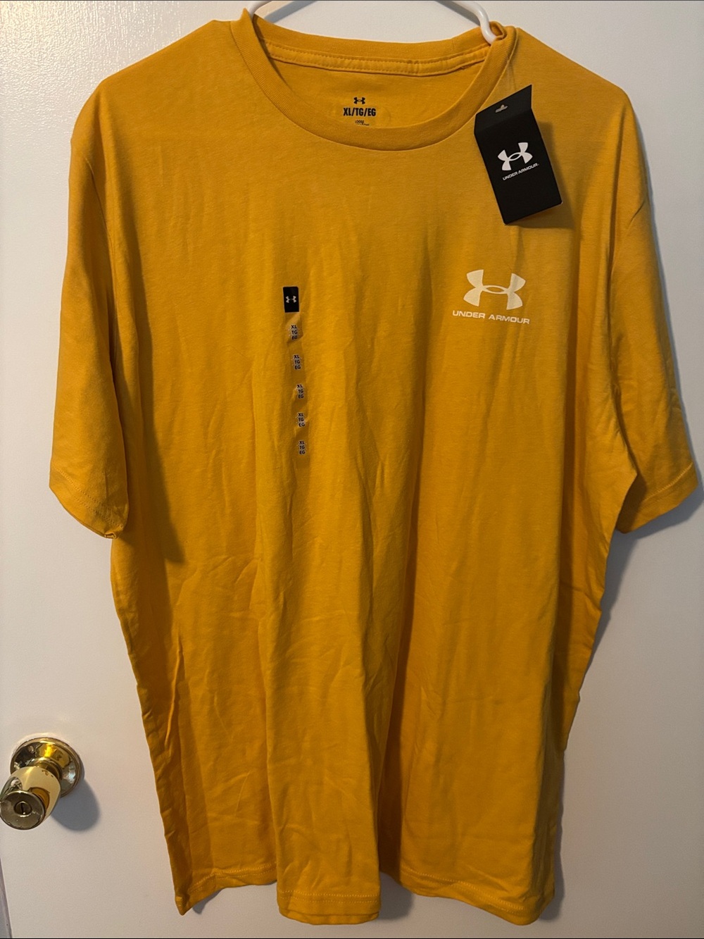 Athletic UnderArmour Men’s Mustard Gold Short-Sleeve Tee NWT